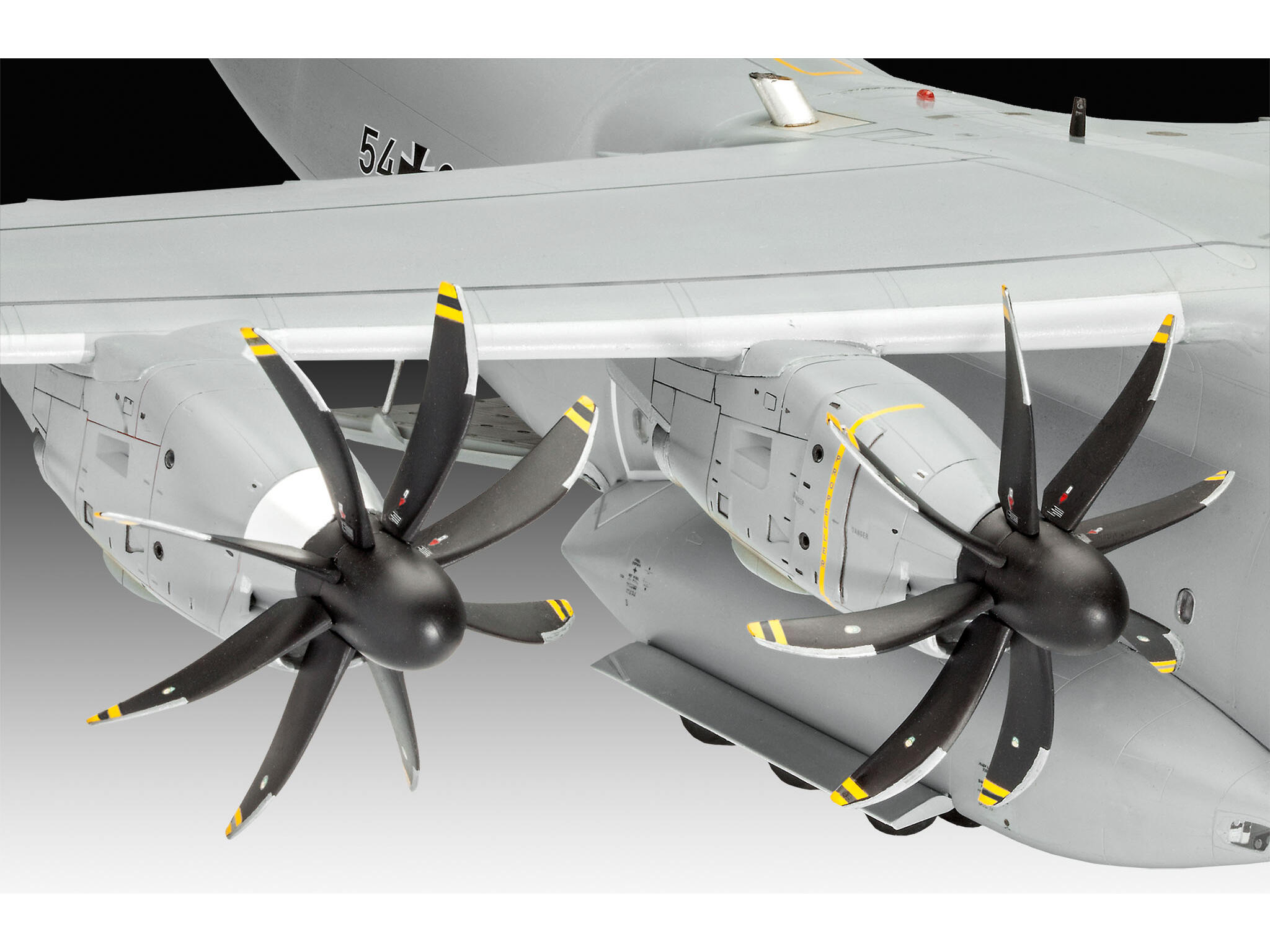 Airbus A400M "ATLAS" Modellbausatz Set 1:72 64 cm - Revell 03929 – Bild 4