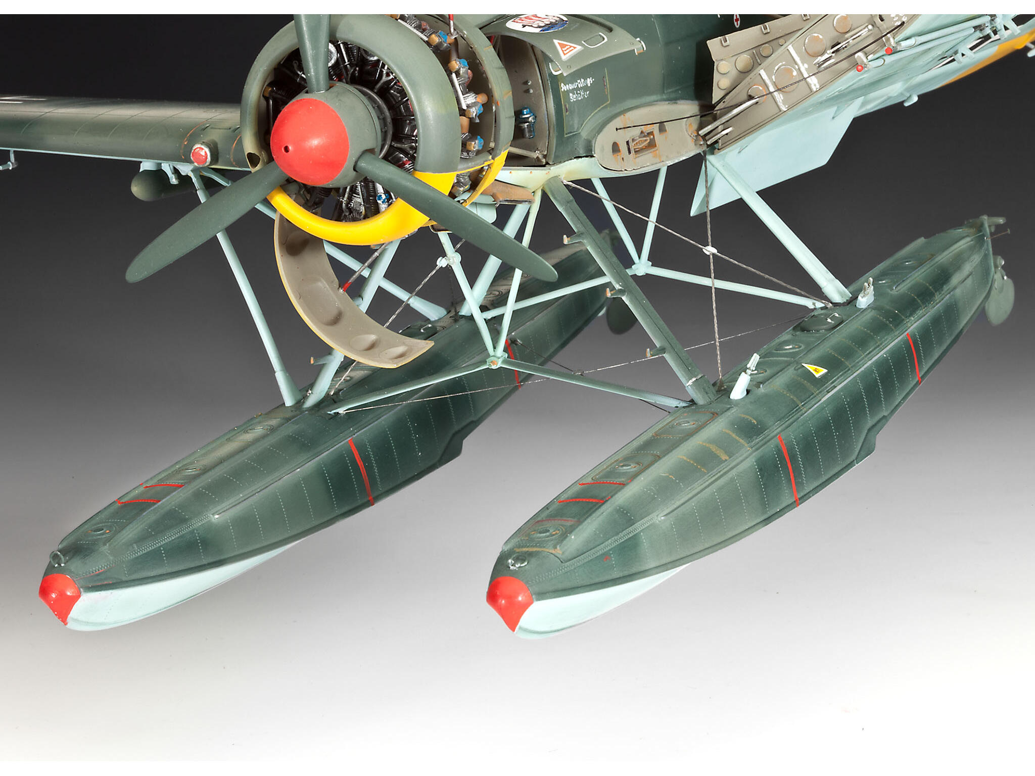 Arado Ar196A-3 Seaplane Wasserflugzeug Marine 2WW Modellbausatz 1:32 - Revell 03787 – Bild 4