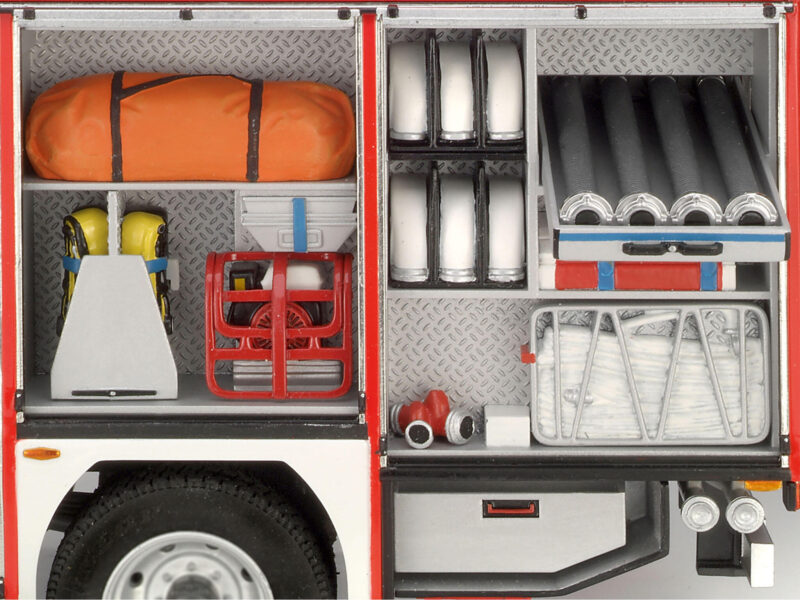 MAN TGM 13.290 / Schlingmann HLF 20 VARUS 4x4 Feuerwehr Fahrzeug - Revell 07452 – Bild 2