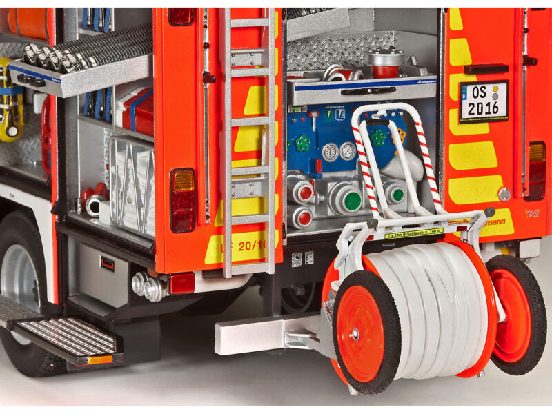 Mercedes-Benz Schlingmann LF 20/16 1:24 Feuerwehr Löhne - Revell 07404 – Bild 5