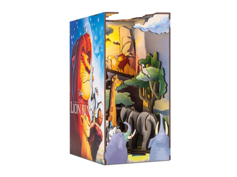 Tiny Adventures Book Nook - Disney "König der Löwen" mit LED Beleuchtung Holzbausatz 82 Teile - Revell 00534 – Bild 2