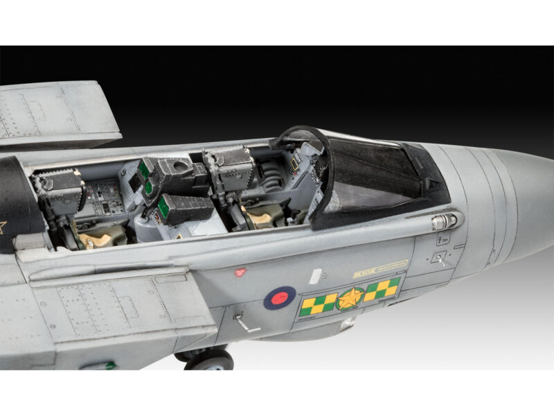 Tornado GR.4 "Farewell" 36 cm Modellbausatz Set 1:48 - Revell 03853 – Bild 3