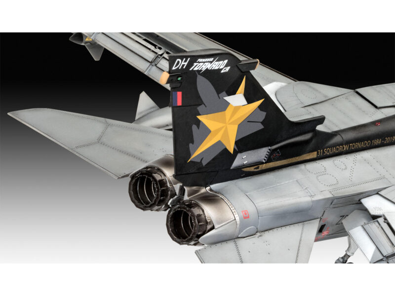 Tornado GR.4 "Farewell" 36 cm Modellbausatz Set 1:48 - Revell 03853 – Bild 6