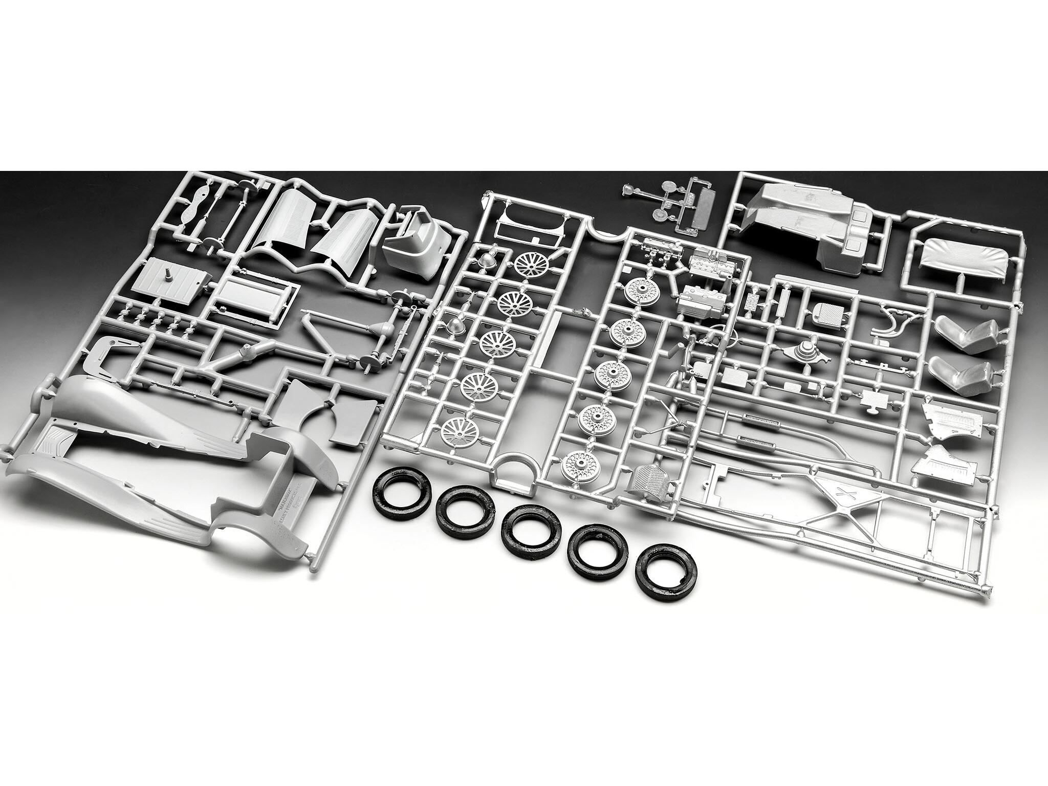 Jaguar SS 100 1:32 Plastikmodellbausatz - Revell Classics 07752 – Bild 5