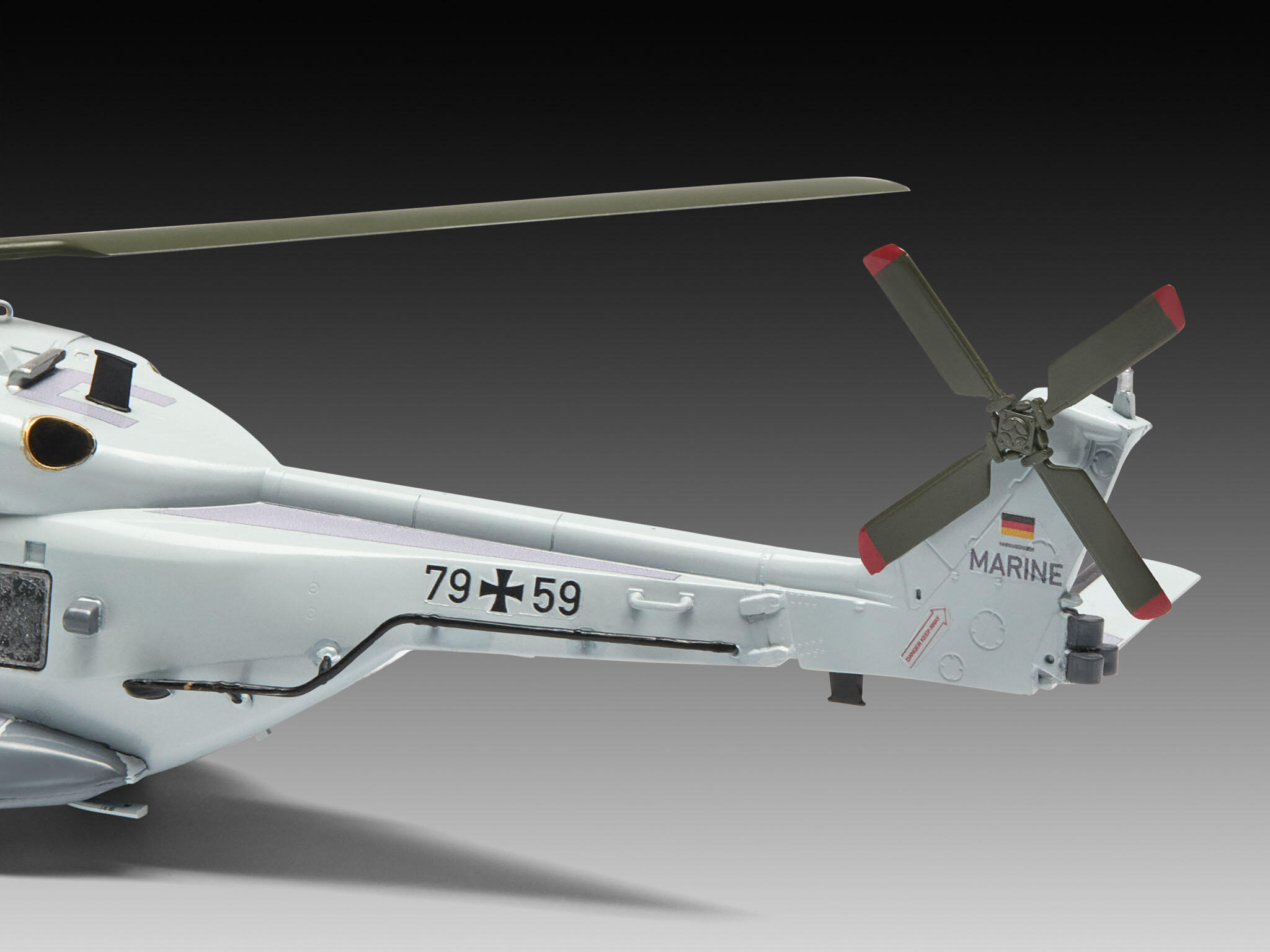 NH90 NFH "Navy" Marine 1:72 Helikopter Bausatz Marine - Revell 03784 – Bild 3