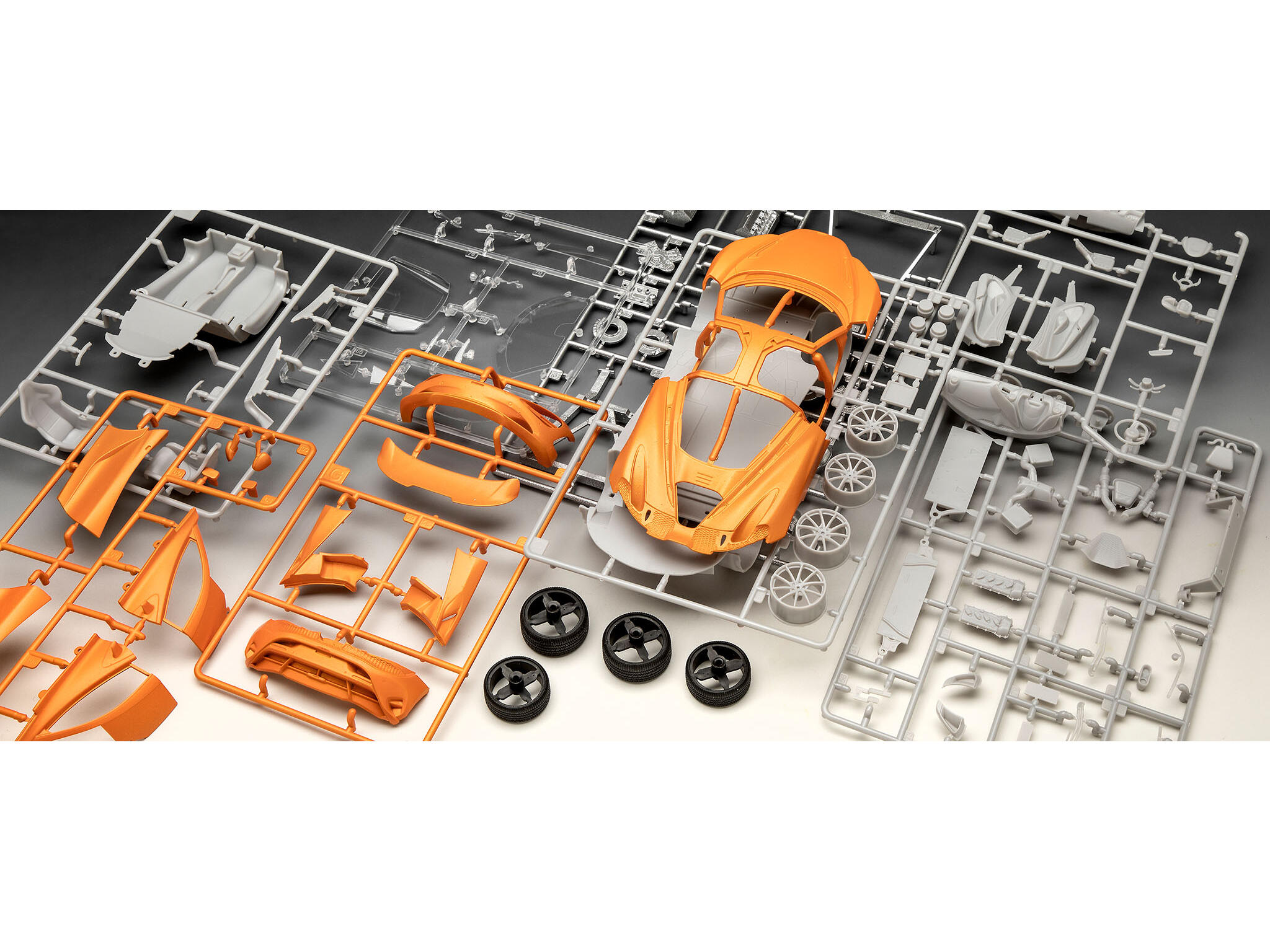 McLaren 750S Supersportwagen Bausatz 1:24 - Revell 07734 – Bild 7
